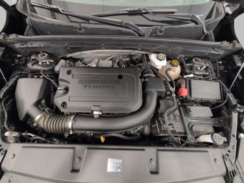 Used 2023 Buick Envision Essence w/ Sport Touring Package FWD image 10