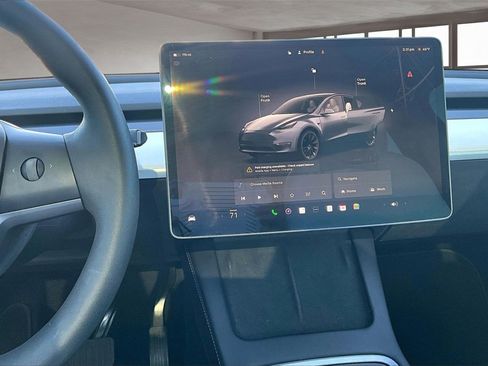 Used 2022 Tesla Model Y Long Range image 6