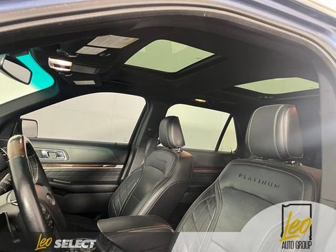 Used 2018 Ford Explorer Platinum AWD/4WD image 9