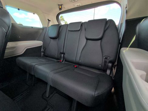 Used 2023 Kia Carnival SX Prestige FWD image 26