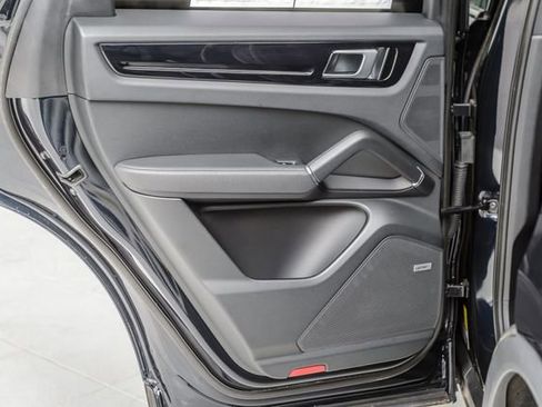 Used 2019 Porsche Cayenne image 52