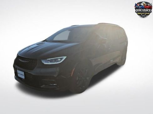 New 2026 Chrysler Pacifica Limited w/ S Appearance Package AWD/4WD image 1