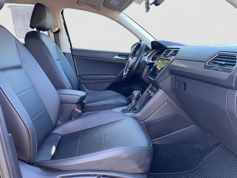 Used 2019 Volkswagen Tiguan SE image 15
