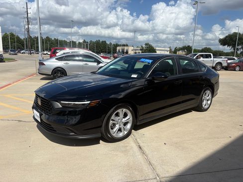 Certified 2025 Honda Accord LX image 4