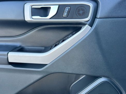 Used 2024 Ford Explorer XLT w/ Equipment Group 202A image 8