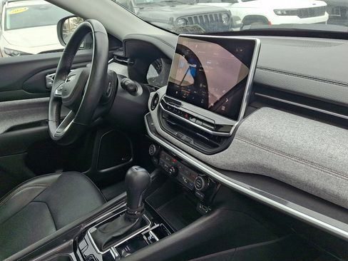 Used 2022 Jeep Compass Latitude w/ Sun and Sound Group image 12