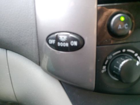 Used 2007 Toyota Sienna LE w/ LE Pkg 3 FWD image 39