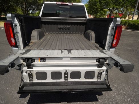 Used 2022 GMC Sierra 1500 SLT w/ SLT Premium Plus Package AWD/4WD image 11