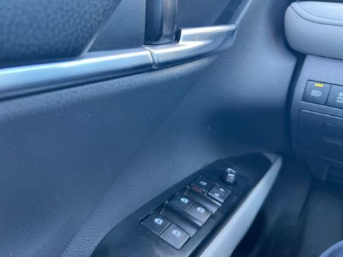 Used 2019 Toyota Camry SE w/ Audio Package FWD image 21