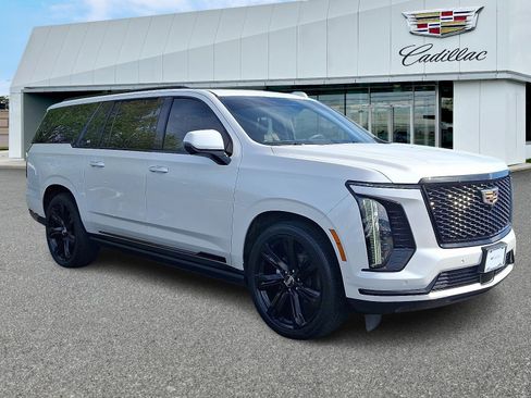 Used 2025 Cadillac Escalade ESV Sport Platinum w/ LPO, Floor Liner Package AWD/4WD image 7