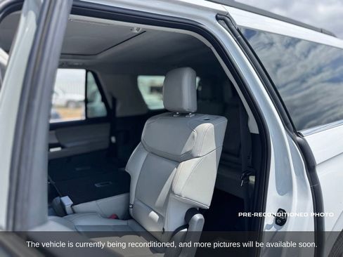 Used 2025 Ford Expedition Max Active AWD/4WD image 12