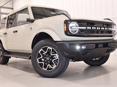 New 2026 Ford Bronco Outer Banks AWD/4WD image 33