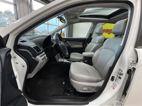 Used 2016 Subaru Forester 2.5i Limited w/ Popular Package #1 AWD/4WD image 11