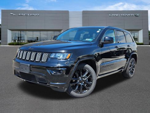 Used 2019 Jeep Grand Cherokee Altitude AWD/4WD image 1