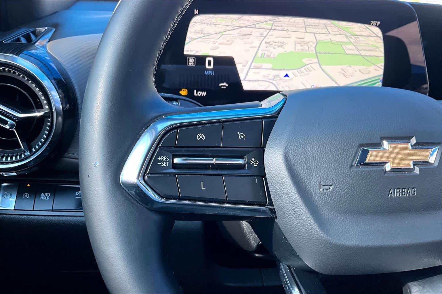 Used 2025 Chevrolet Equinox LT w/ Convenience Package II FWD image 23