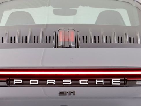 Used 2025 Porsche 911 Carrera image 22