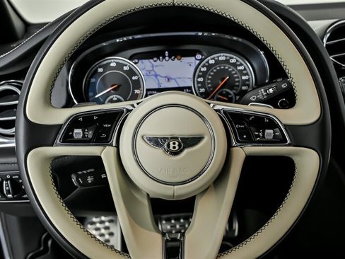 Used 2019 Bentley Bentayga AWD/4WD image 28