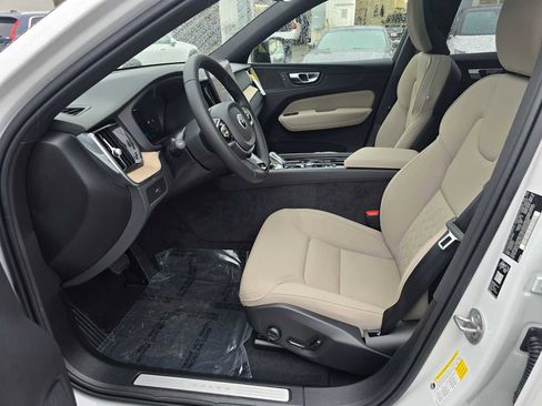 New 2026 Volvo XC60 B5 Plus w/ Climate Package image 22
