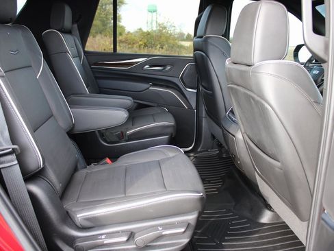 Used 2023 Cadillac Escalade Premium Luxury w/ Performance Package image 22