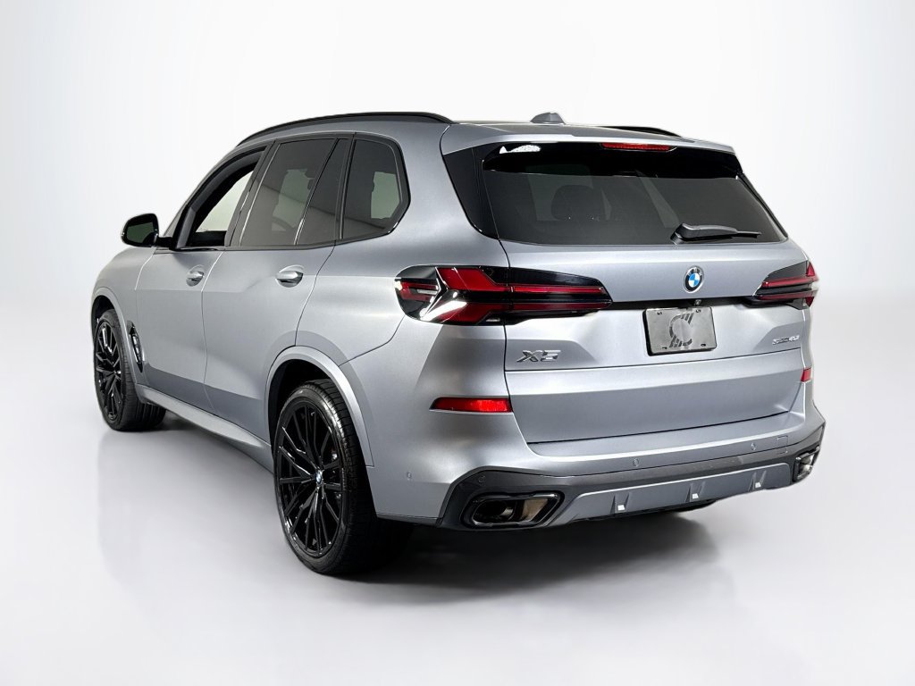 Used 2025 BMW X5 sDrive40i w/ M Sport Package RWD image 3
