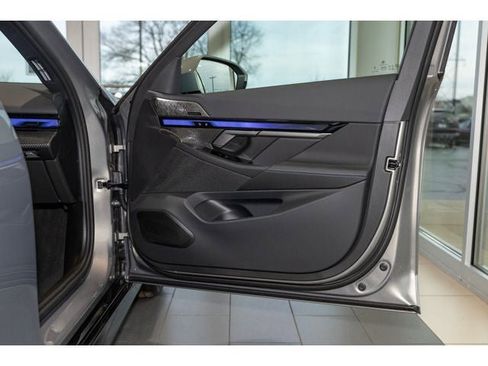 New 2026 BMW 540i xDrive w/ M Sport Package image 57