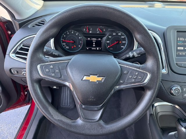 Used 2018 Chevrolet Malibu LT FWD image 16
