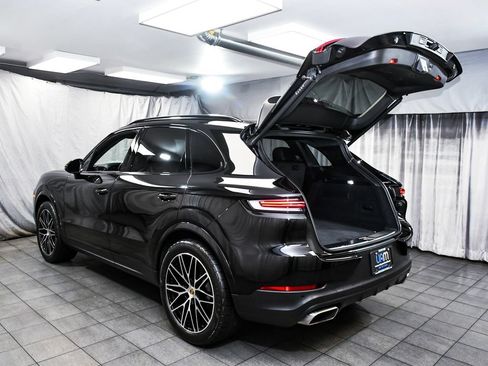 Used 2024 Porsche Cayenne AWD/4WD image 58