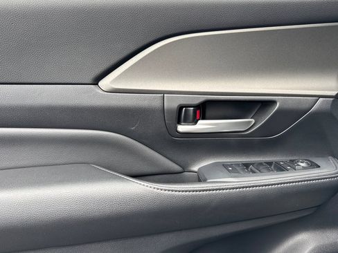 Certified 2025 Toyota Grand Highlander FWD image 13