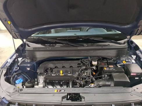 Used 2025 Hyundai Venue Limited image 14