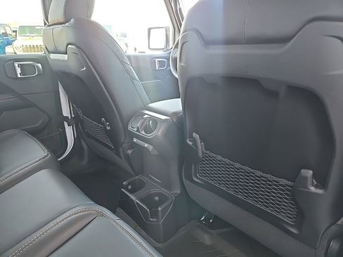 New 2026 Jeep Gladiator Sahara image 83