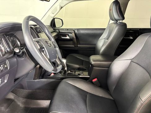 Used 2021 Toyota 4Runner TRD Off-Road Premium w/ Moonroof Package AWD/4WD image 21