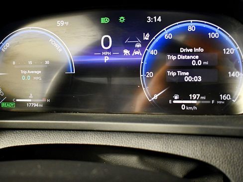 Used 2023 Toyota Crown Platinum image 28