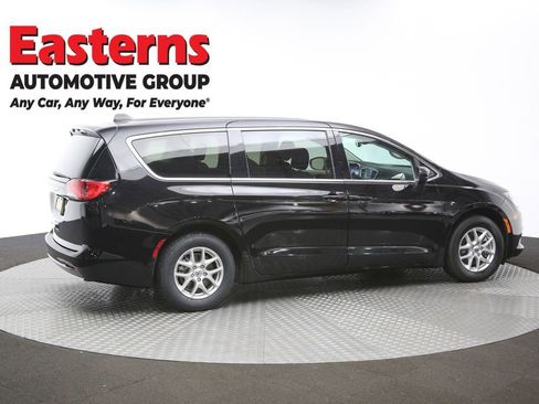 Used 2024 Chrysler Voyager LX image 41
