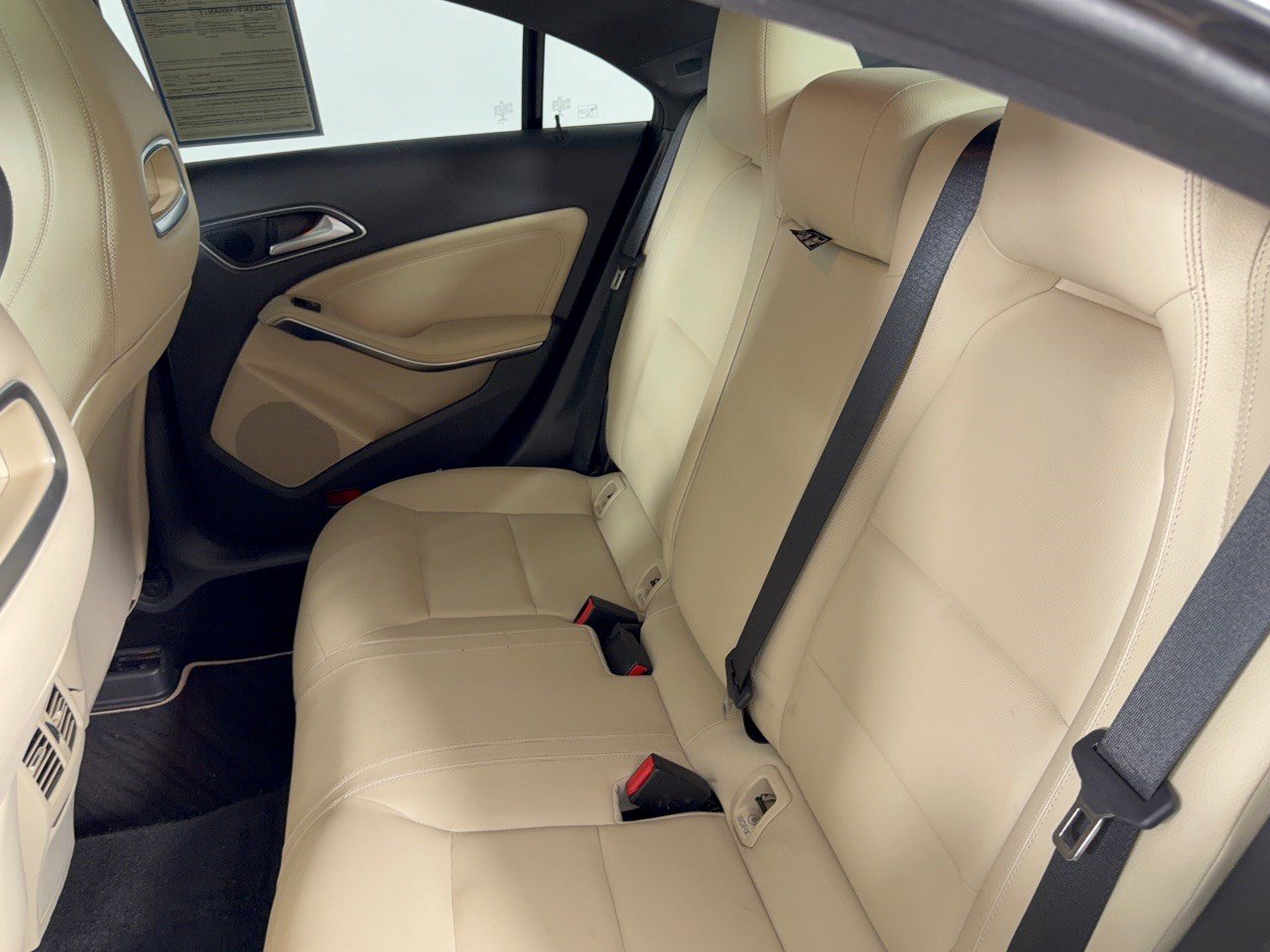 Used 2014 Mercedes-Benz CLA 250 image 25