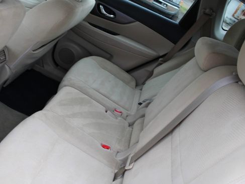 Used 2015 Nissan Rogue SV image 29