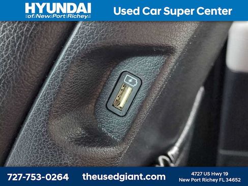 Used 2020 Hyundai Palisade SE FWD image 16