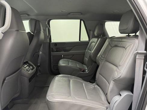 Used 2019 Lincoln Navigator L Select w/ Cargo Package AWD/4WD image 20