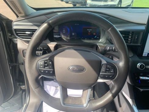 Used 2020 Ford Explorer Platinum w/ Premium Technology Package AWD/4WD image 15