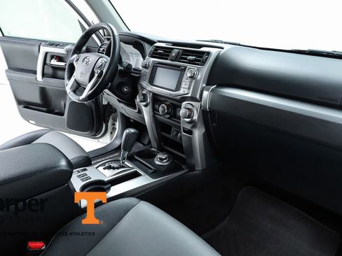 Used 2014 Toyota 4Runner 4WD image 33