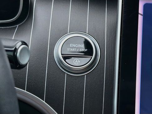 Used 2024 Mercedes-Benz C 300 Sedan image 37