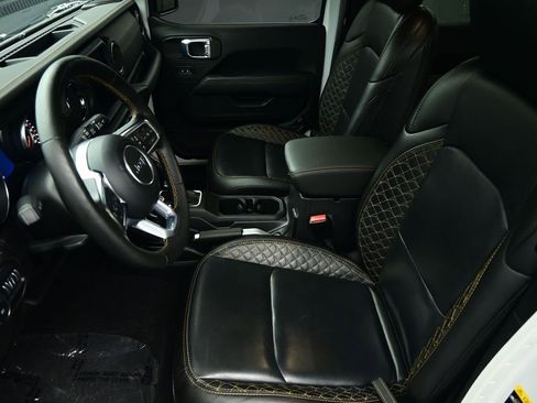Used 2021 Jeep Wrangler Unlimited Sahara image 22