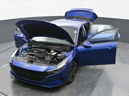 Used 2022 Hyundai Elantra SEL w/ Convenience Package image 45