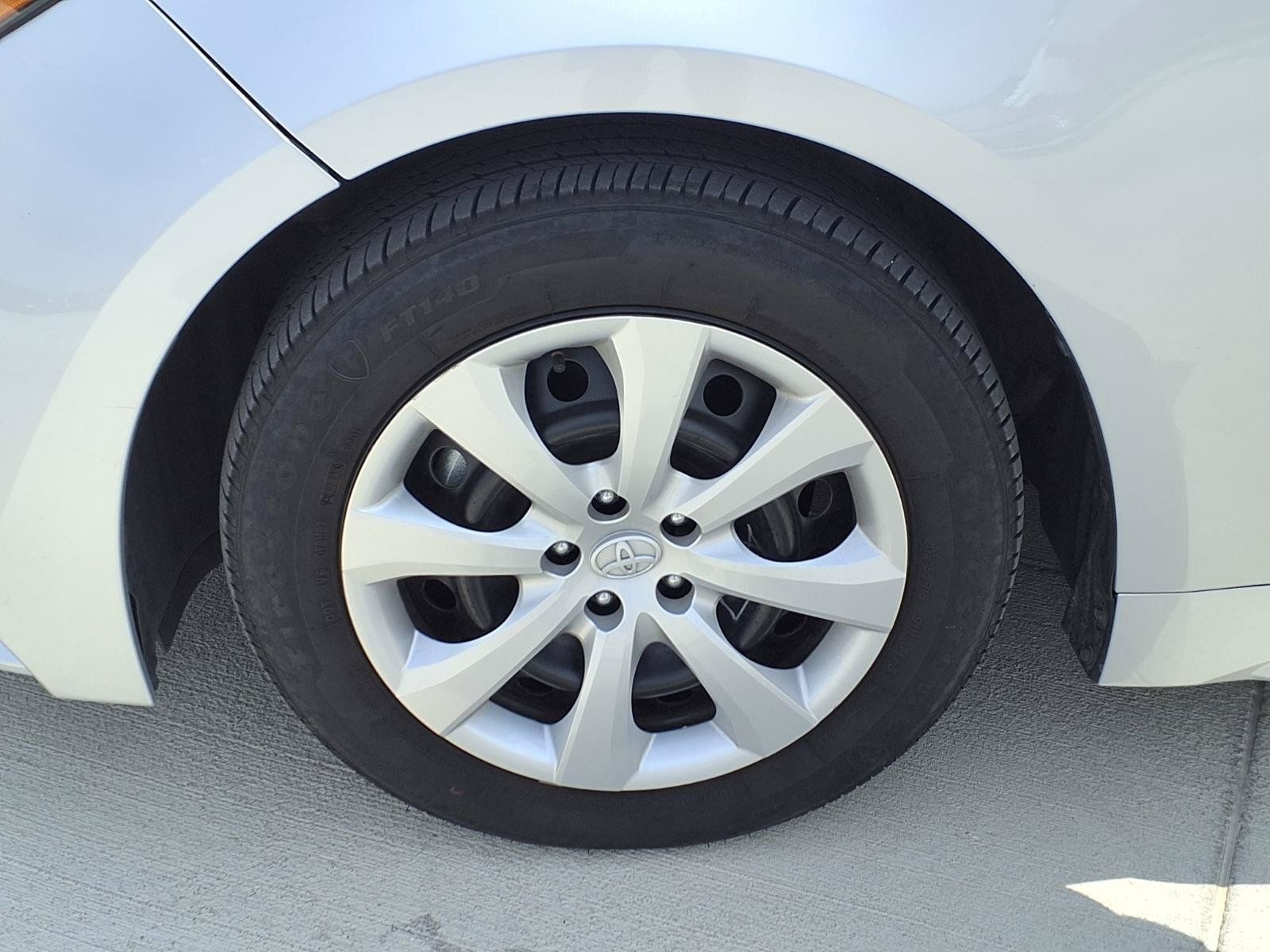 Used 2026 Toyota Corolla LE FWD image 27