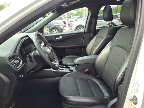 Certified 2024 Ford Escape ST-Line w/ Tech Pack #1 AWD/4WD image 16