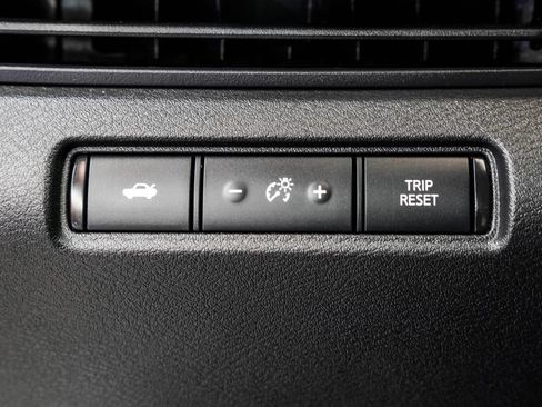 Used 2024 Nissan Altima 2.5 SR FWD image 37