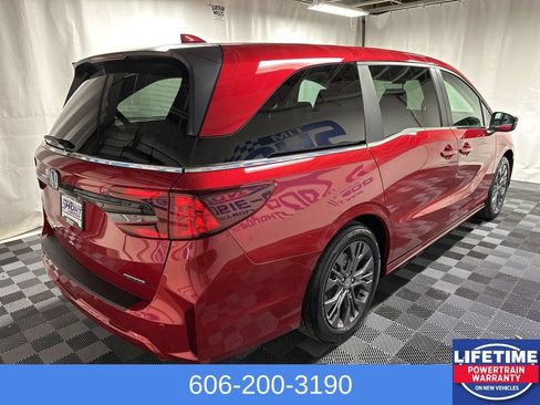 New 2026 Honda Odyssey Touring image 4