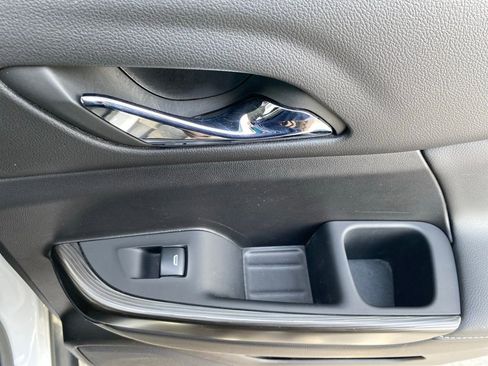 Used 2023 GMC Acadia SLT w/ Elevation Edition image 14