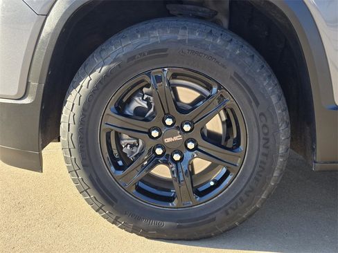 Used 2022 GMC Acadia AT4 image 28