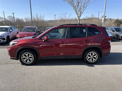 Used 2021 Subaru Forester Premium image 4