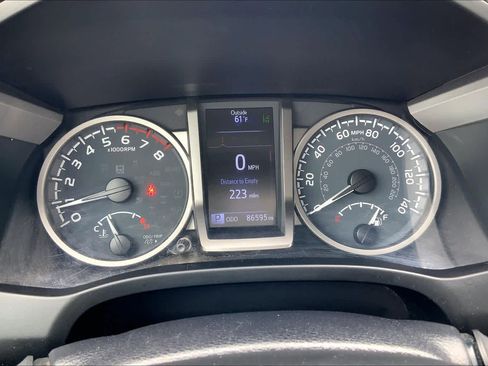 Used 2020 Toyota Tacoma SR5 w/ Blackout Package image 25